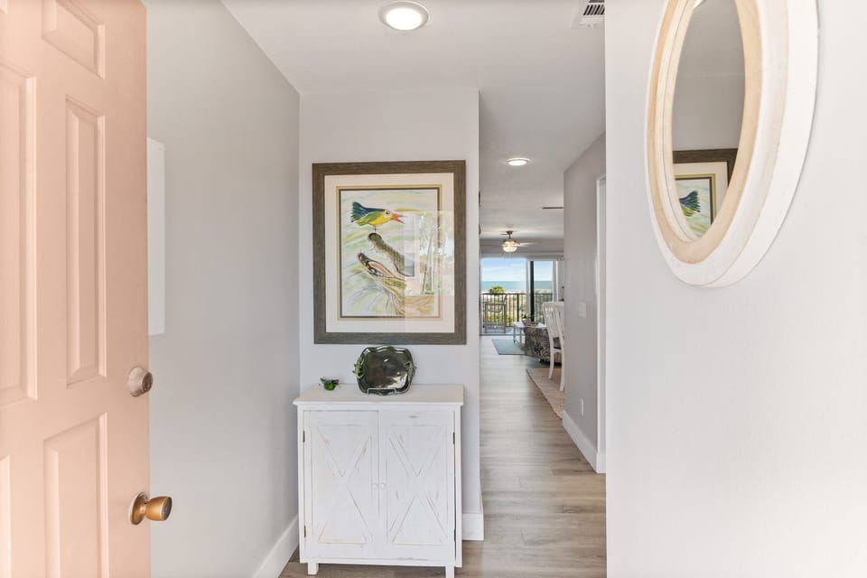 Front door entry to foyer 