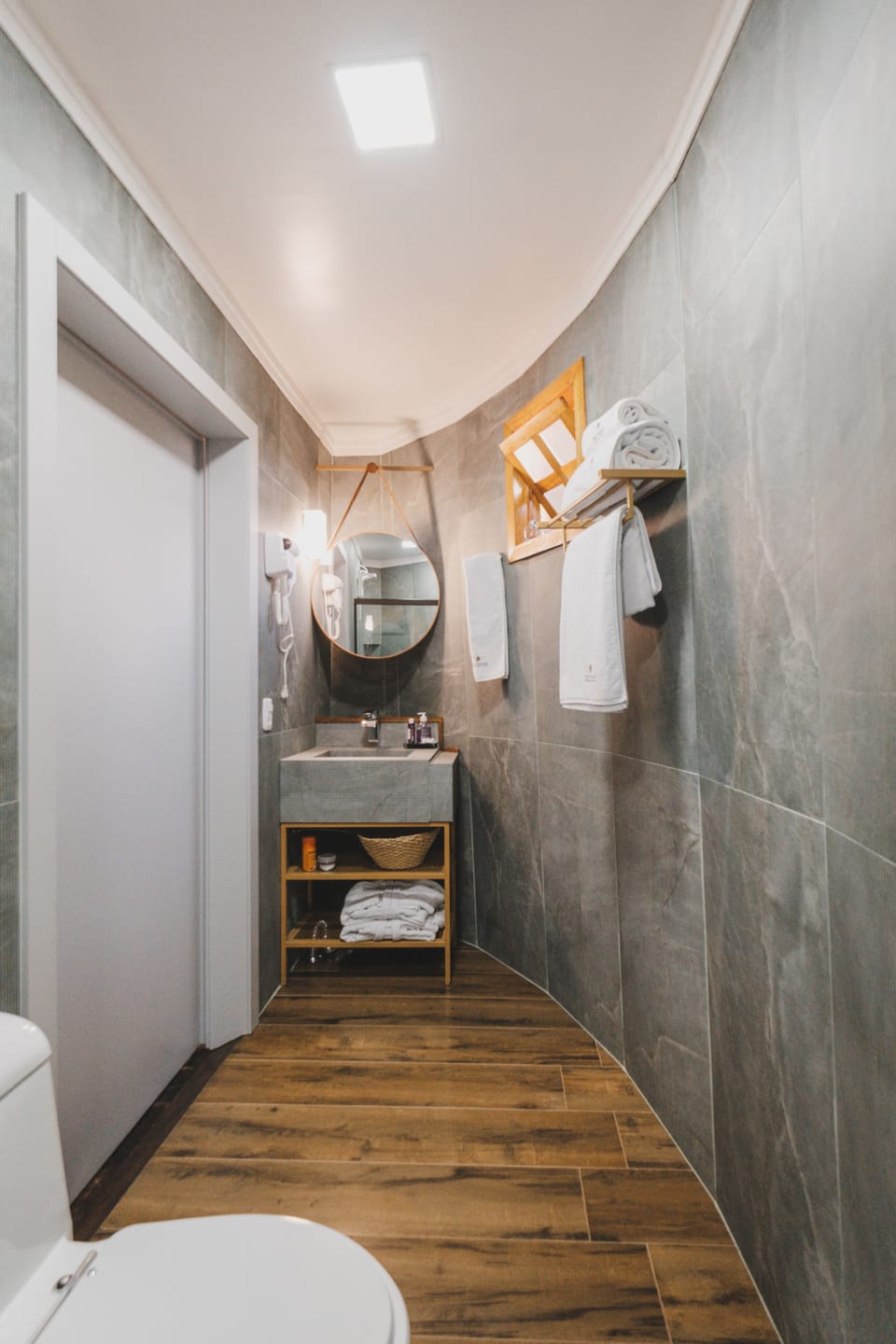 Pipa Vinha | Bathroom | Separate tub and shower, jetted tub, free toiletries, hair dryer