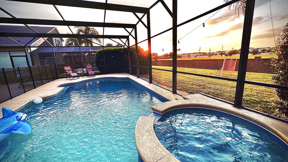 You and your family deserves a sunset by the pool 😎