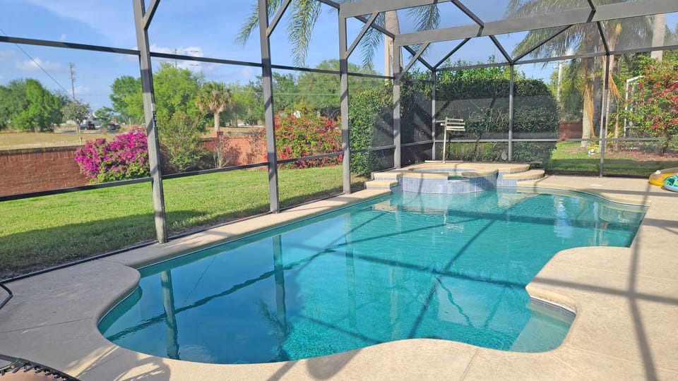 Private Pool with Hot tub