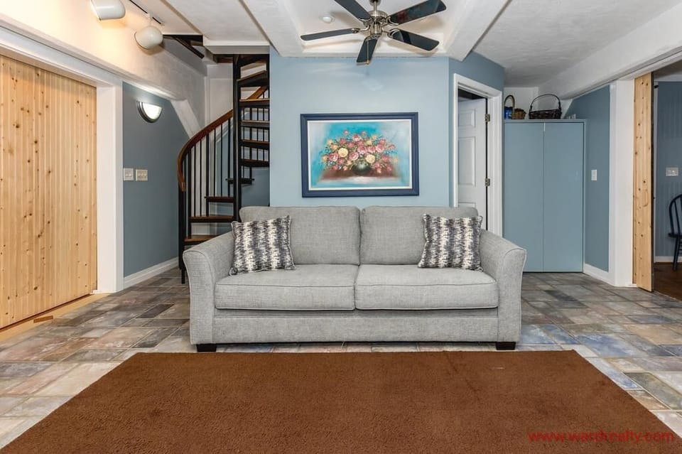 Ground Floor Den III - with Queen Sleeper Sofa
