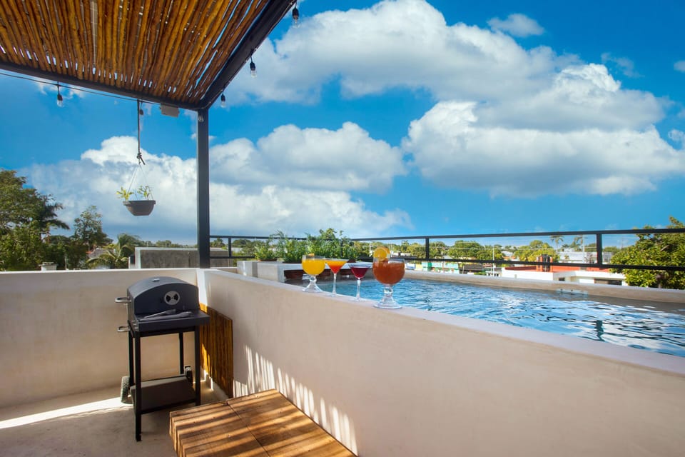 Pool and terrace area: perfect place to have a barbecue or enjoy a cold drink