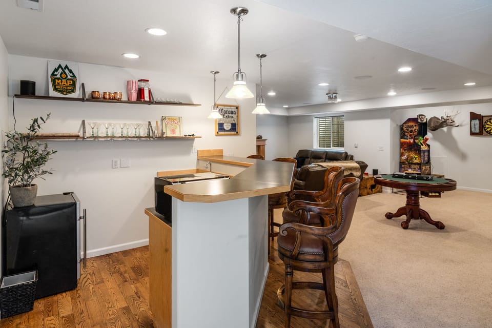 Basement wet bar