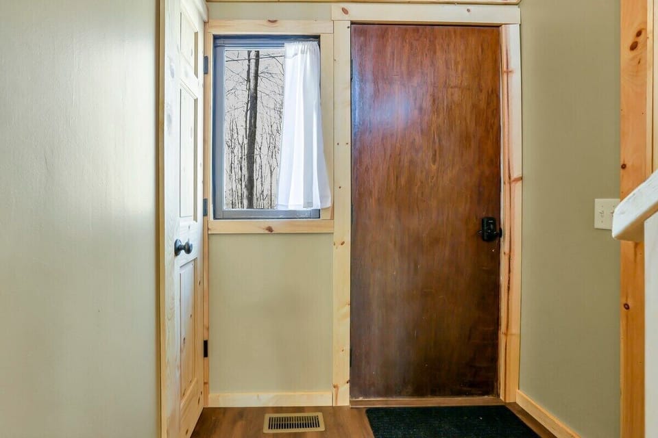 Cliff's Edge entryway