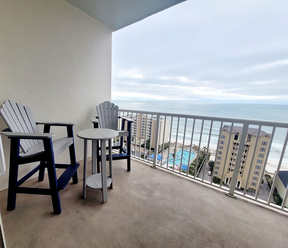 New outdoor furniture - A tranquil corner offering the perfect spot to unwind and soak in the breathtaking ocean views. This cozy chair invites moments of peaceful contemplation.