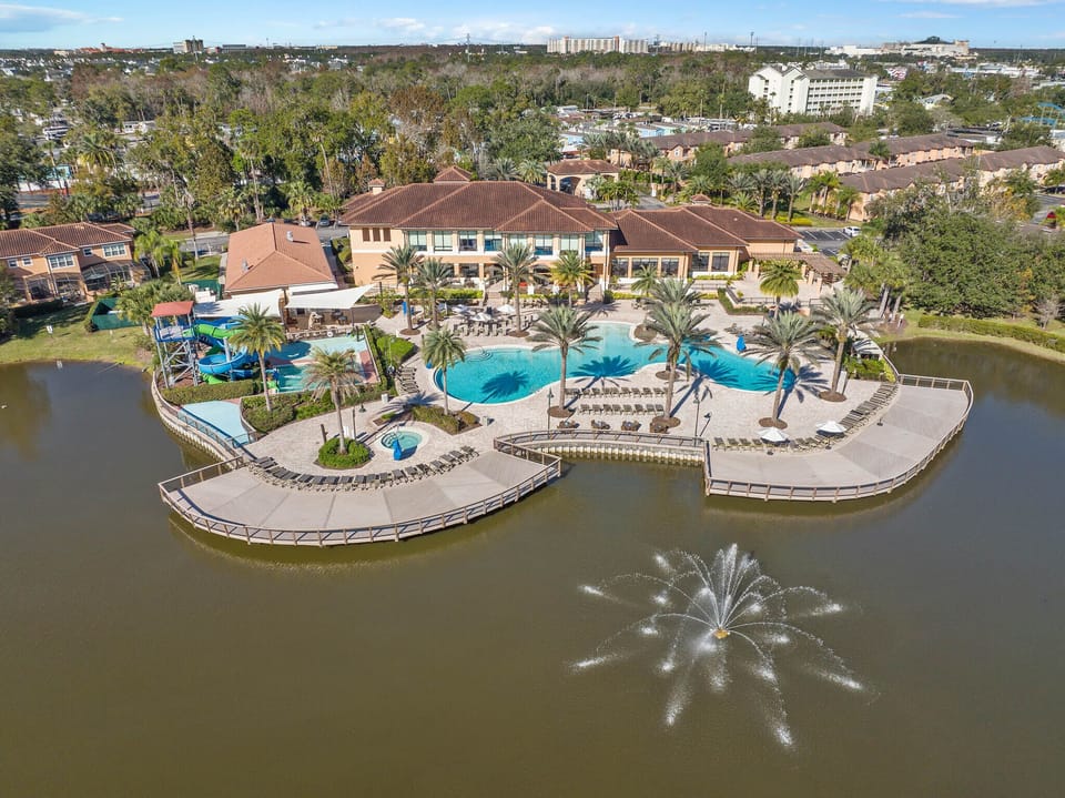 Regal Oaks resort