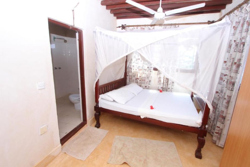 Soundproofing, bed sheets
