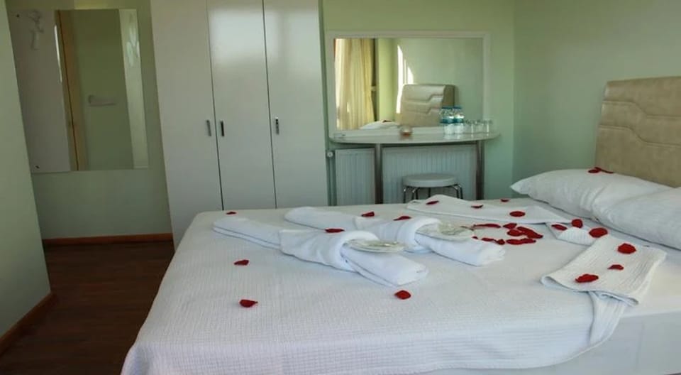 Economy Room | Desk, free WiFi, bed sheets