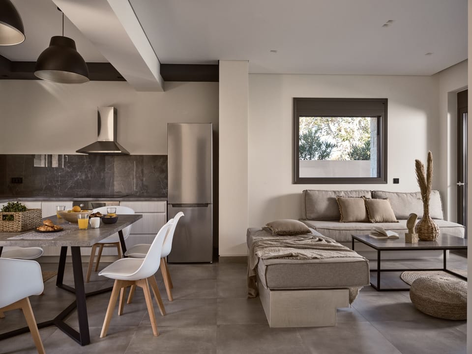 Featuring a fully equipped kitchen.