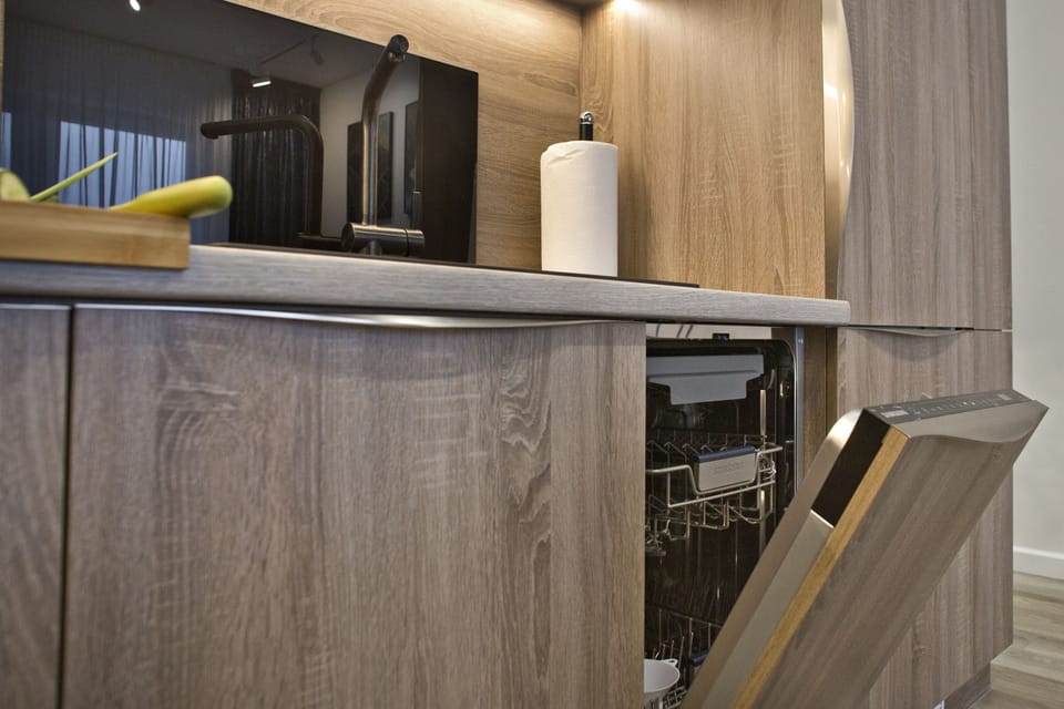 Comfort Apartment | Private kitchen | Fridge, microwave, oven, stovetop