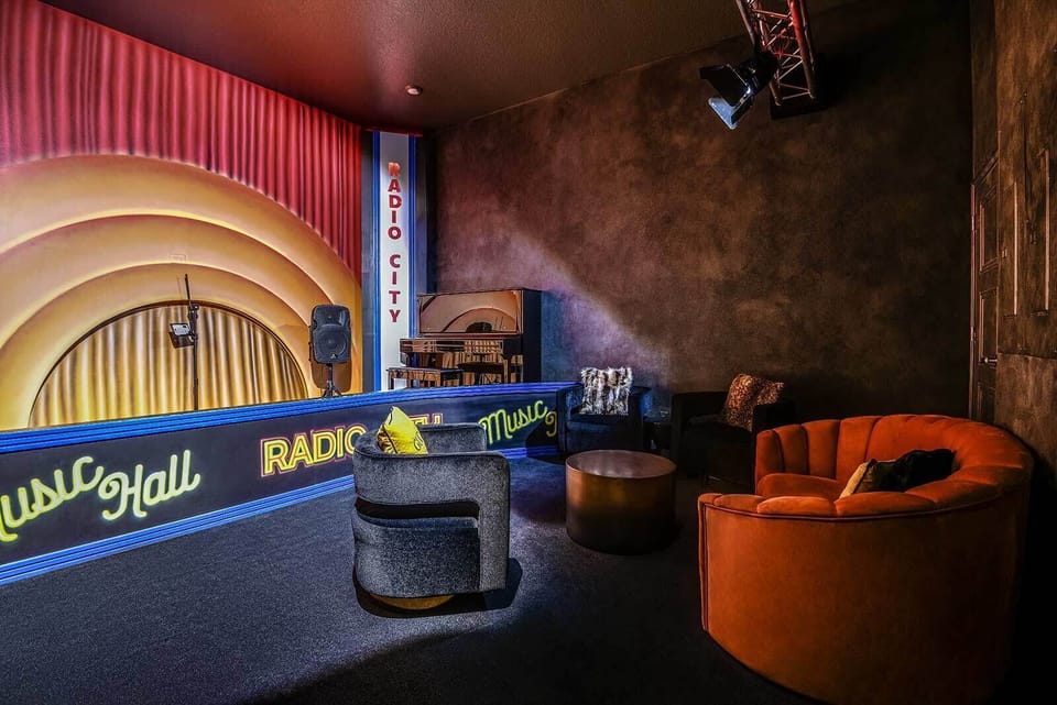 Radio City Karaoke Room *Highlight*