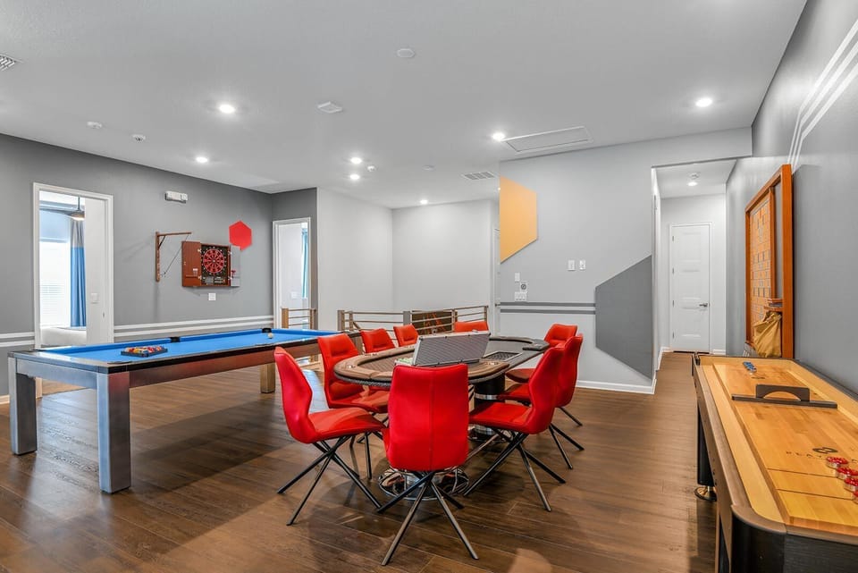 Loft w/ Pool Table, Shuffleboard & Xbox