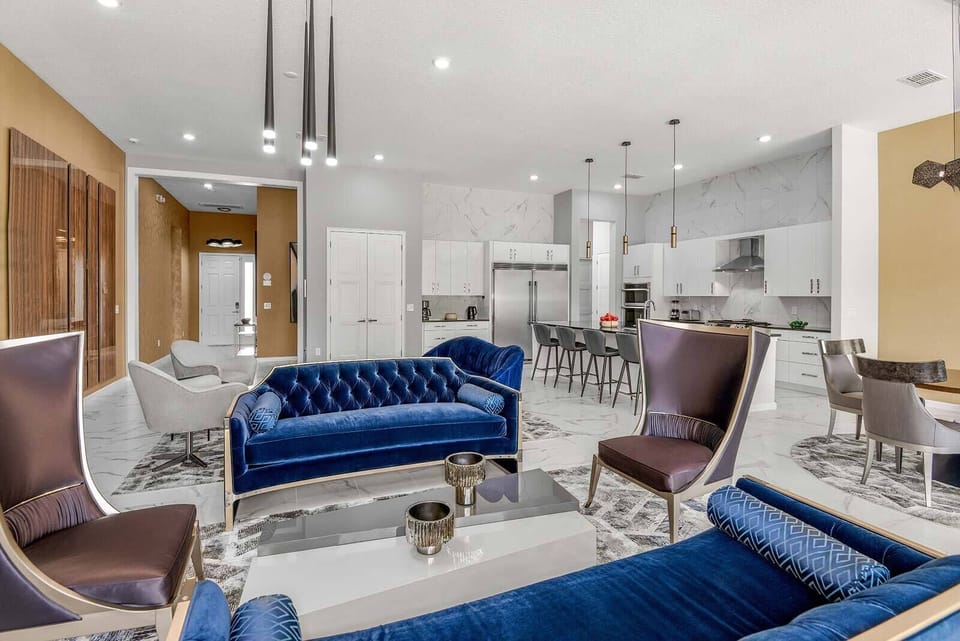 Living Room *Highlight*