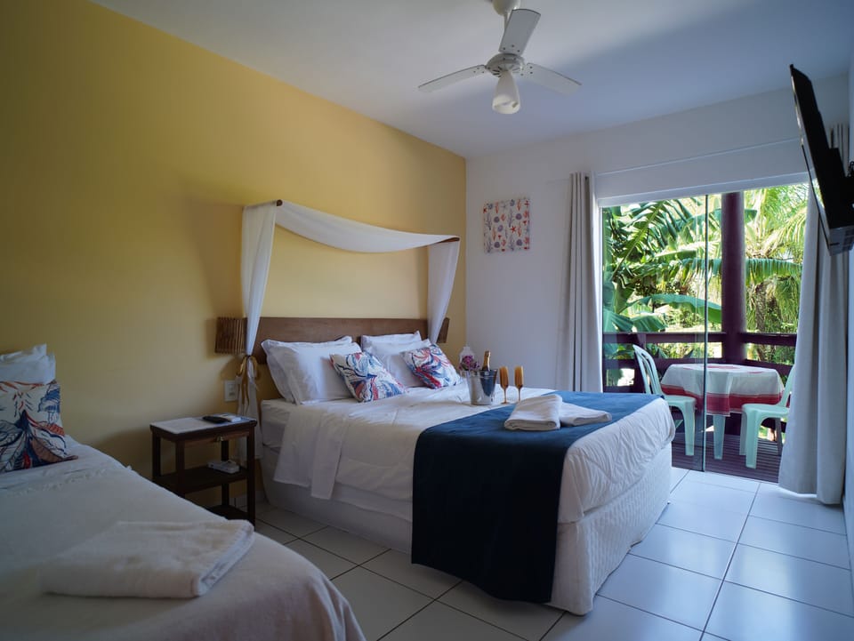 Standard Suite | Minibar, in-room safe, individually decorated, individually furnished
