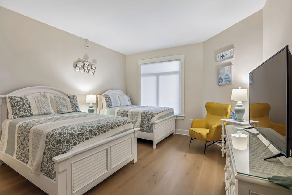 Guest bedroom at 1505 Sea Crest.