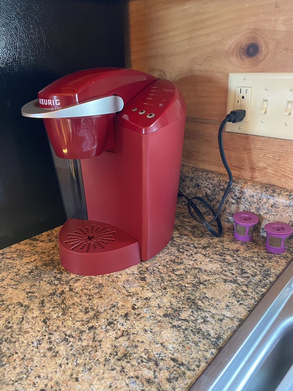 Keurig coffee machine (a traditional coffee pot is also available)