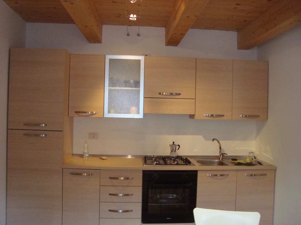 Basic Quadruple Room | Private kitchen | Shared fridge, stovetop, dishwasher, cookware/dishes/utensils