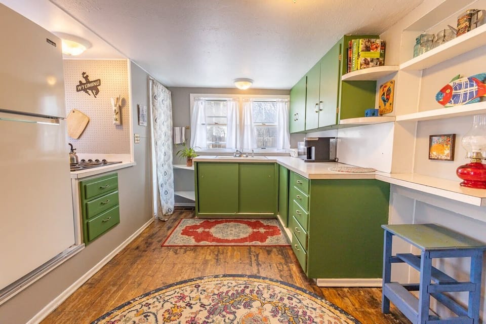 Full Size Kitchen