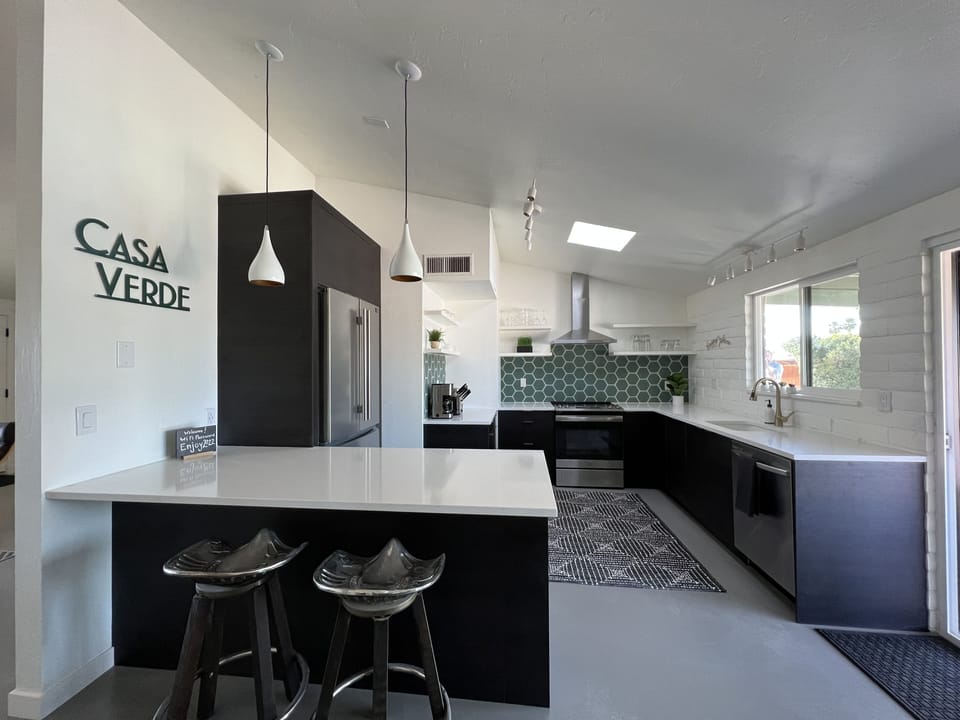 Eat in chef’s kitchen 