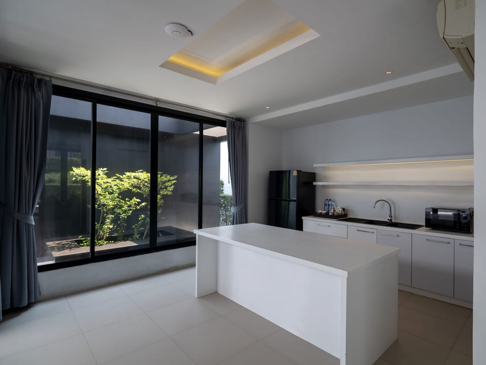 Three Bedroom Beachfront Pool Villa  | Hypo-allergenic bedding available, soundproofing, WiFi (free)