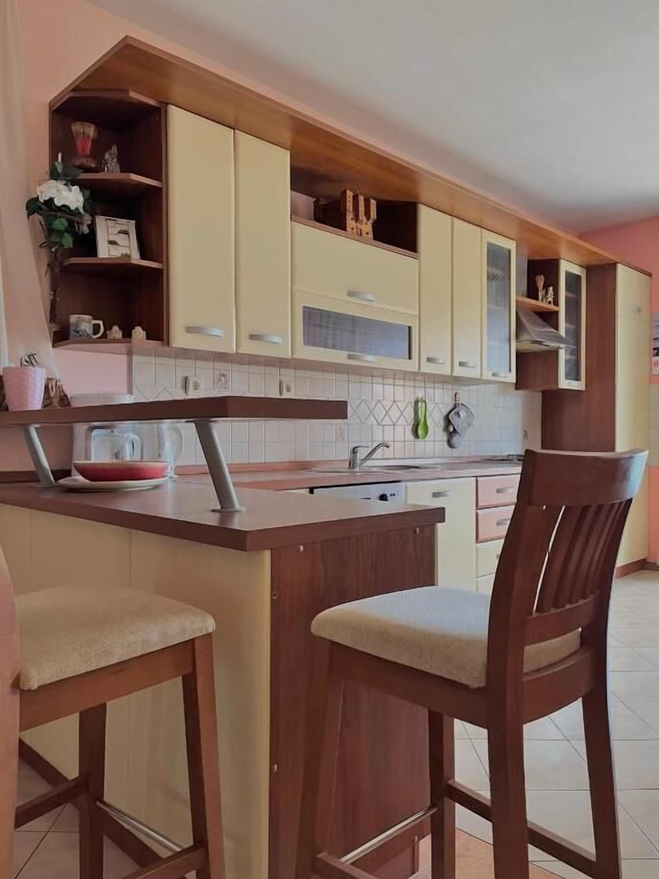 Family Apartment, 3 Bedrooms, Balcony, Sea View | Private kitchen | Fridge, microwave, oven, stovetop