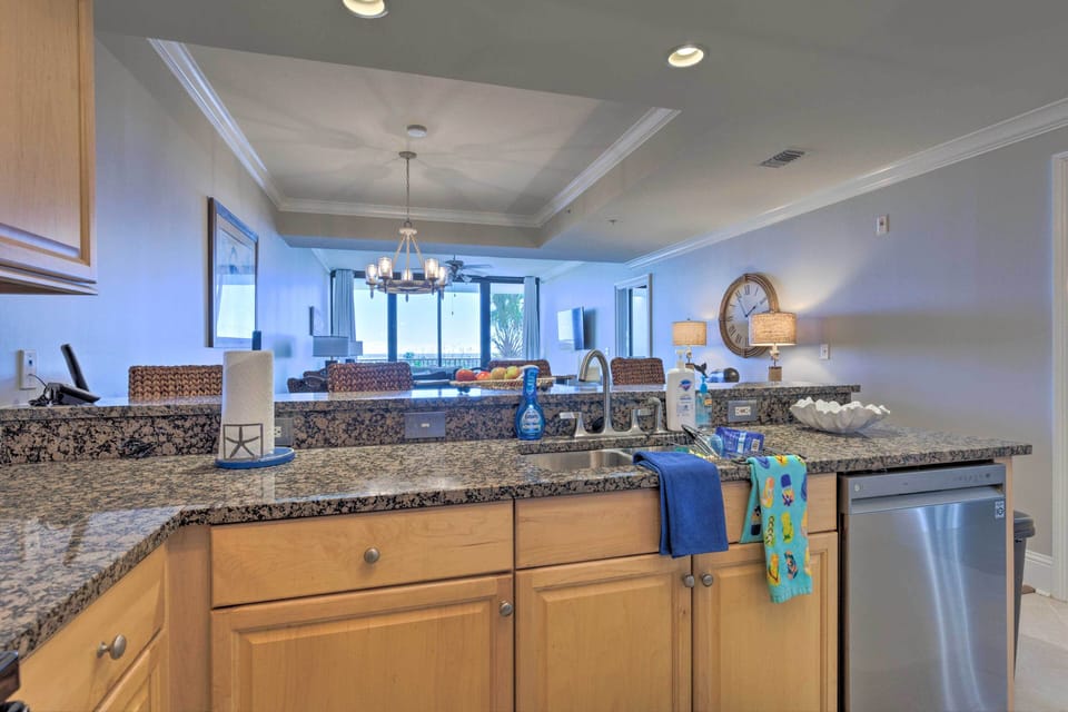 Fully Equipped Kitchen | Trash Bags & Paper Towels