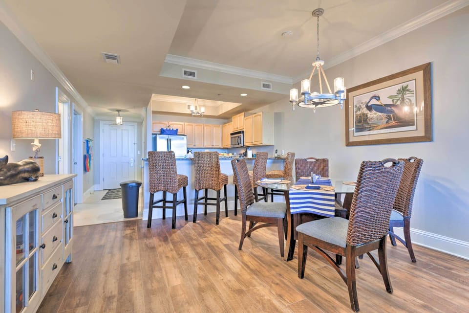 Dining Room | Central Heating & A/C | Electric Heating