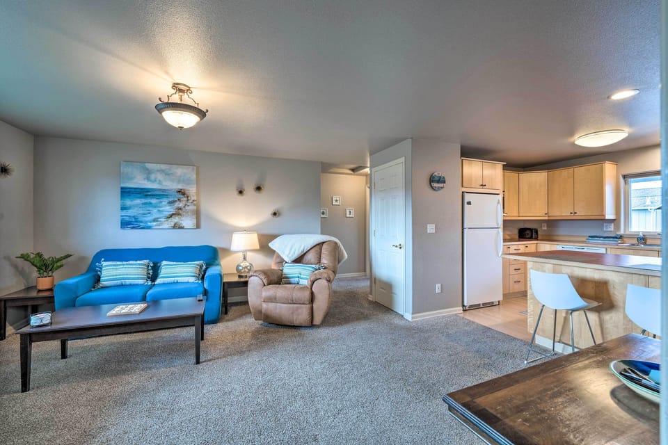 Living Room | 2nd-Floor Unit | Single-Story Apartment