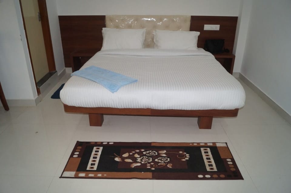 Economy Double Room | Egyptian cotton sheets, premium bedding, iron/ironing board, free WiFi