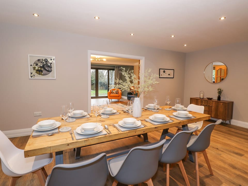 Cottage | Private kitchen | Fridge, microwave, dishwasher, electric kettle