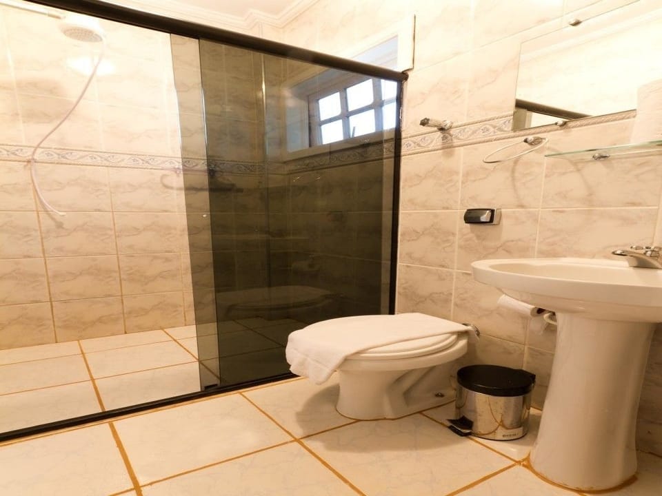 Shower, towels