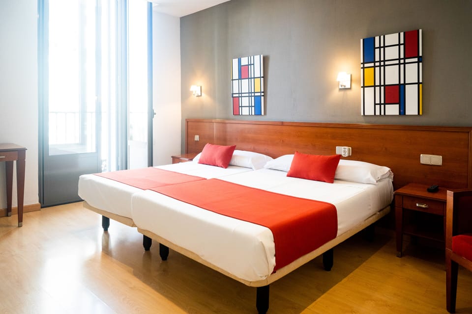 In-room safe, desk, laptop workspace, free WiFi