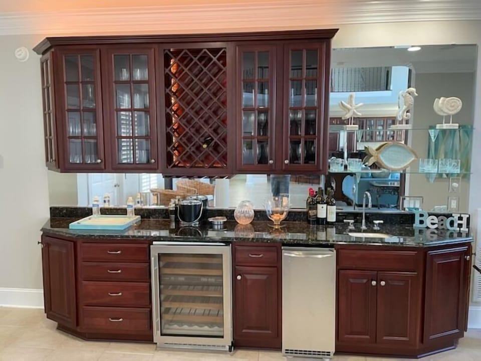 Bar with Subzero wine chiller and ice maker