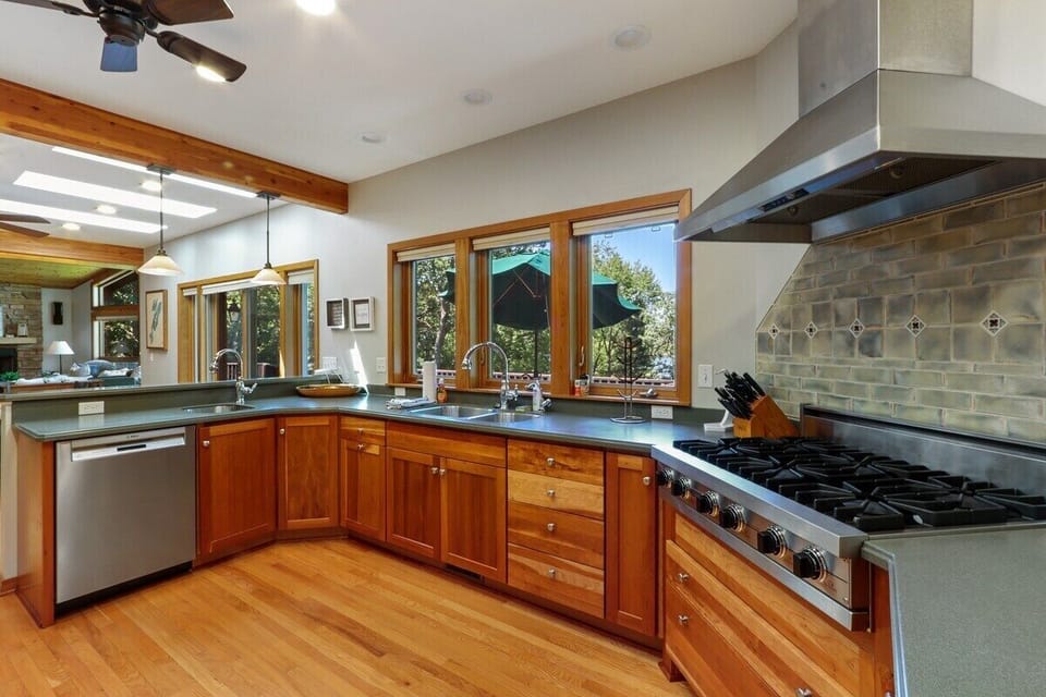 Fully equipped kitchen