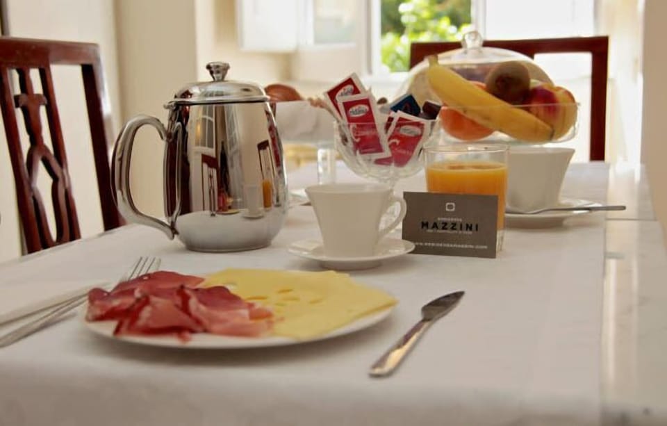 Free daily cooked-to-order breakfast