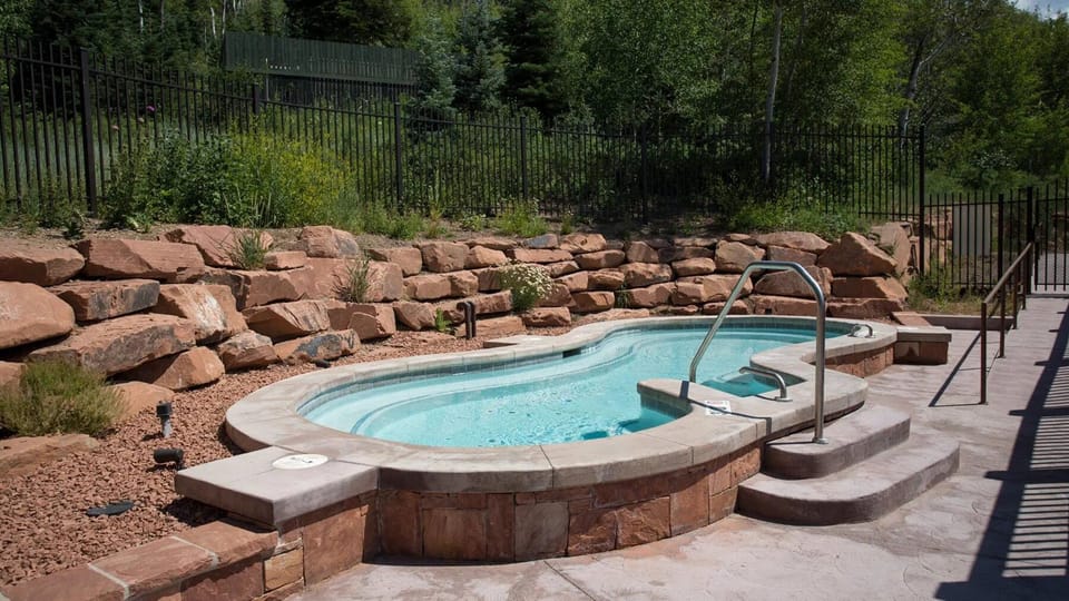 Jacuzzi, Hot Tub, Tub, Flagstone, Walkway