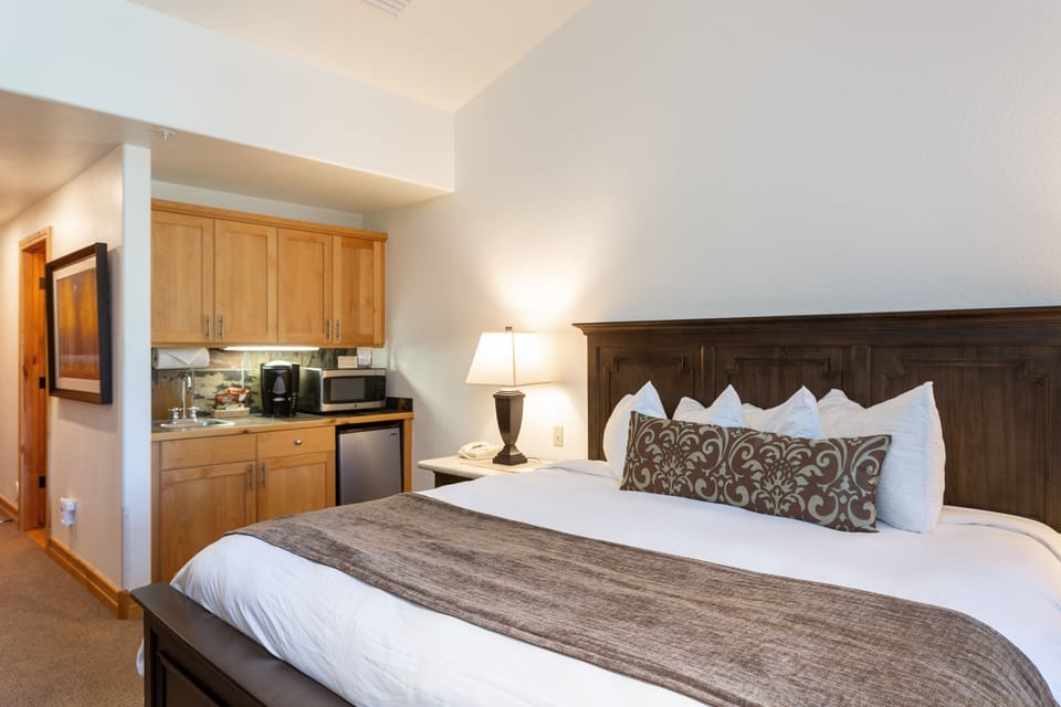 Room, Indoors, Furniture, Bed, Bedroom