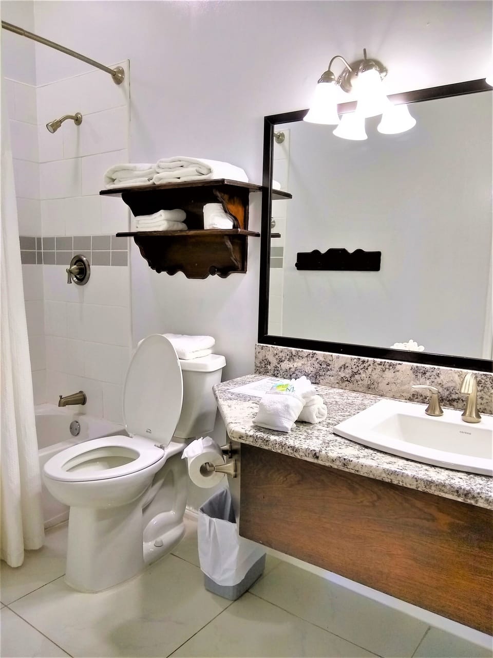 Superior Room, 1 Queen Bed, Balcony, Partial Sea View | Bathroom | Combined shower/tub, free toiletries, hair dryer, towels