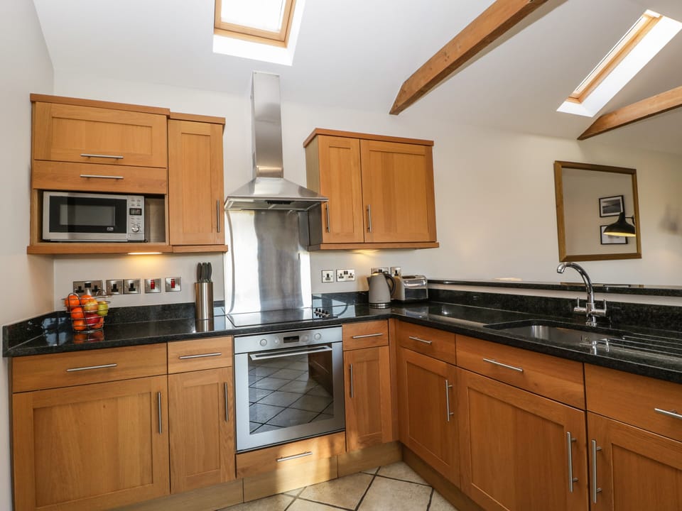 Cottage | Private kitchen | Fridge, microwave, dishwasher, electric kettle