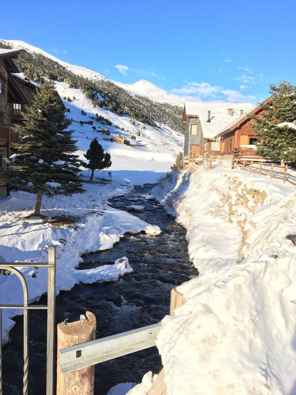 Rio incles en invierno