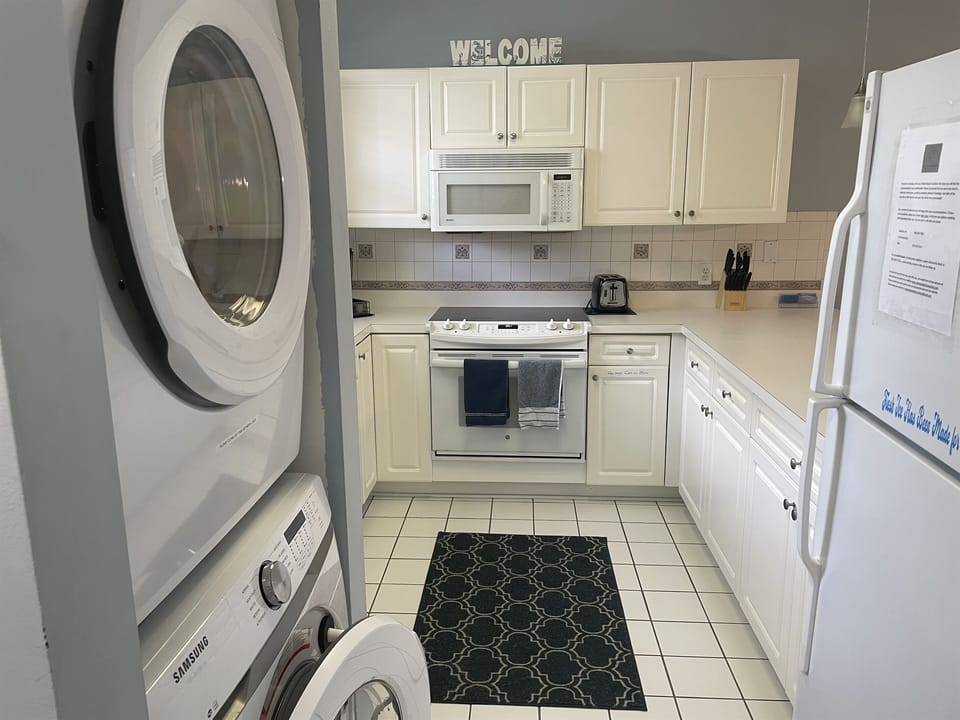 Kitchen/Washer and Dryer