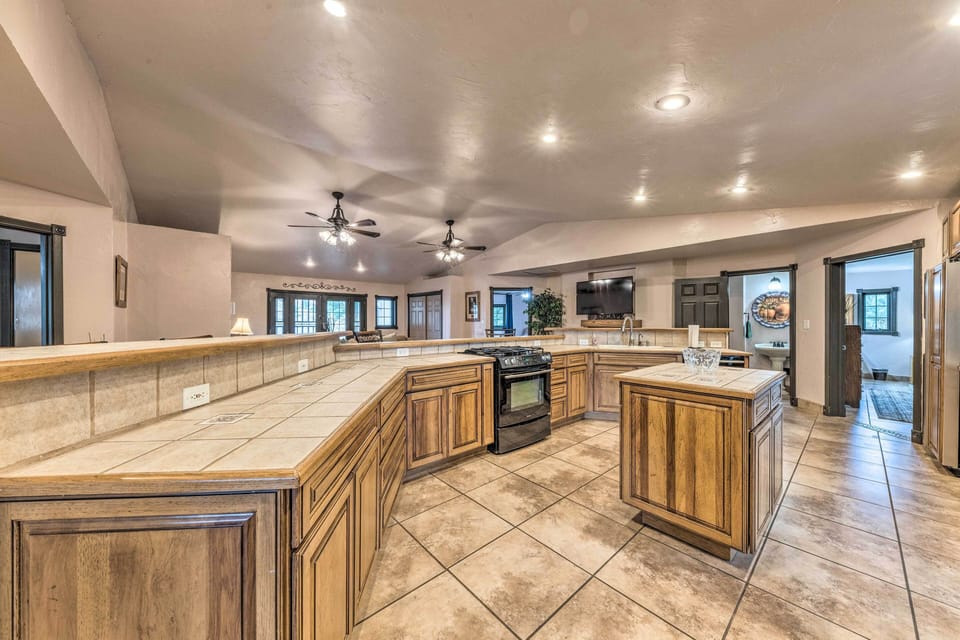 Fully Equipped Kitchen | Dishware & Flatware | Spices