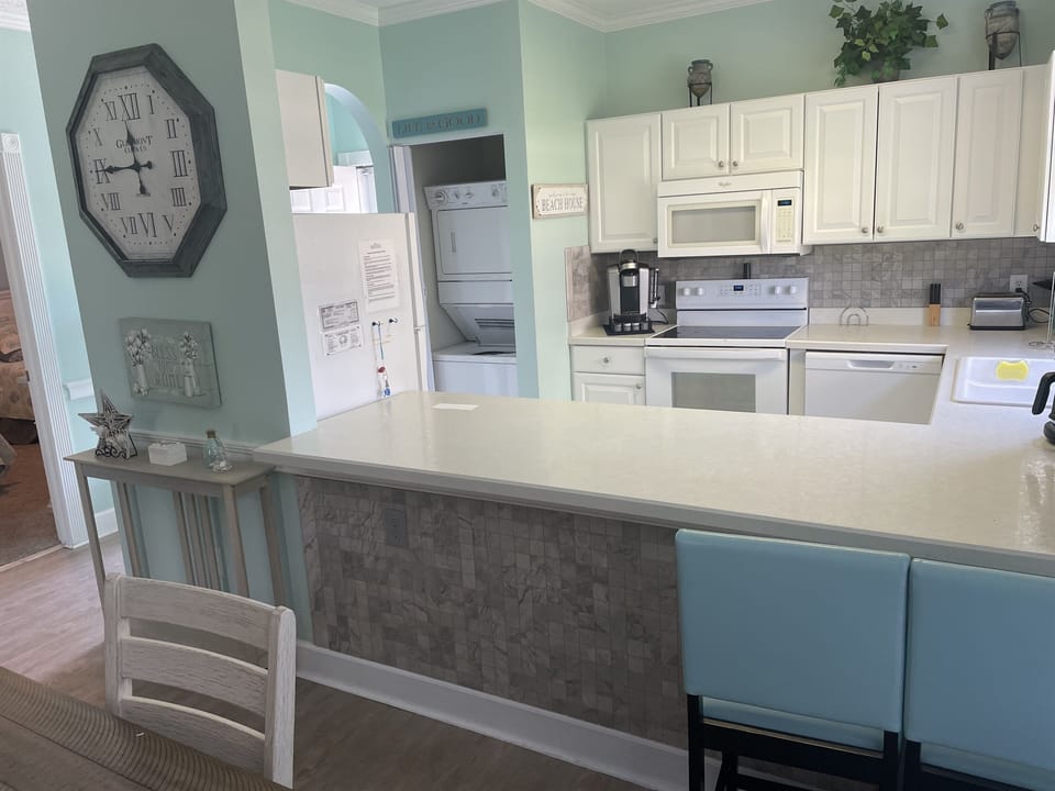 Kitchen/Washer and Dryer