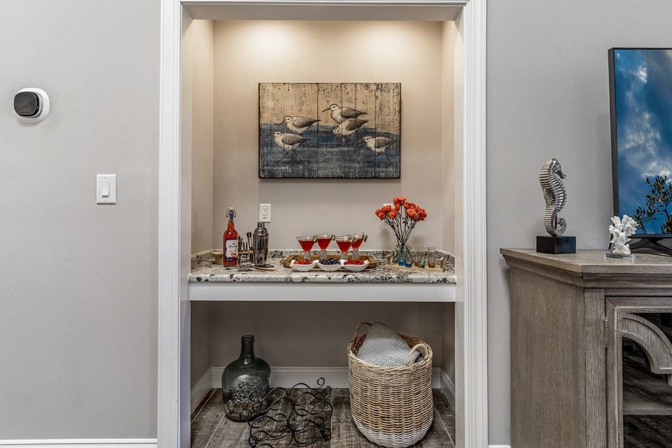 Enclave for Private Bar or Work Station