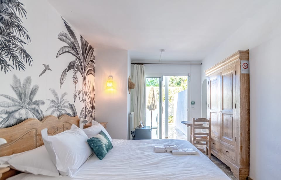Comfort Double Room, 1 Queen Bed, Non Smoking, Garden View | Egyptian cotton sheets, premium bedding, pillowtop beds, minibar