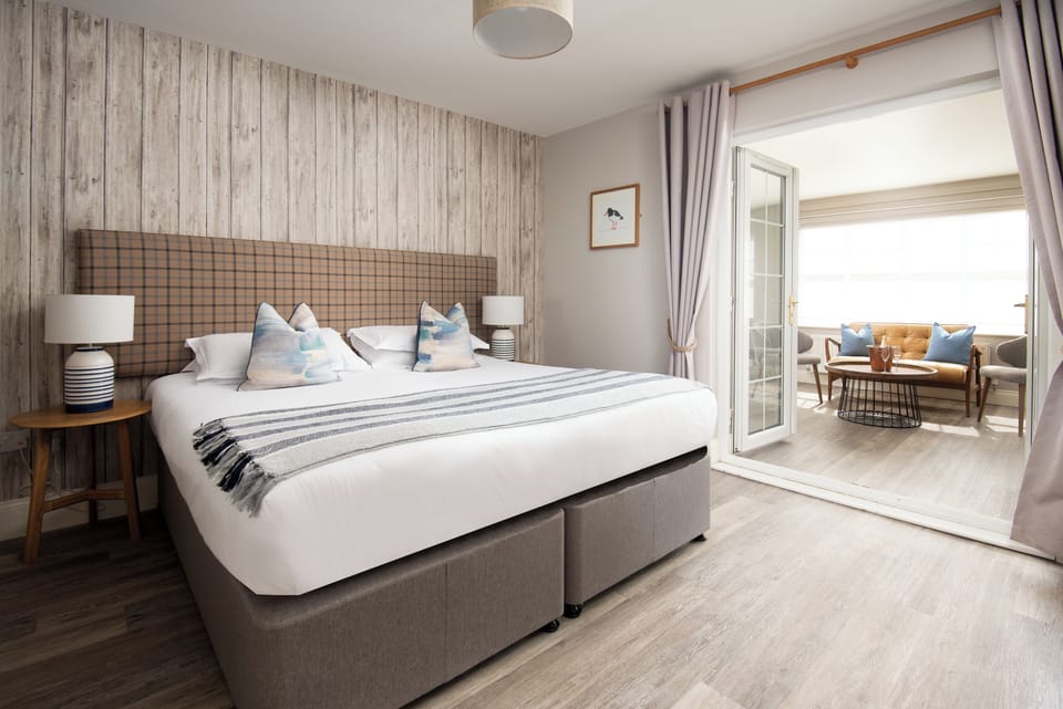 Executive Family Suite | Soundproofing, free WiFi, bed sheets
