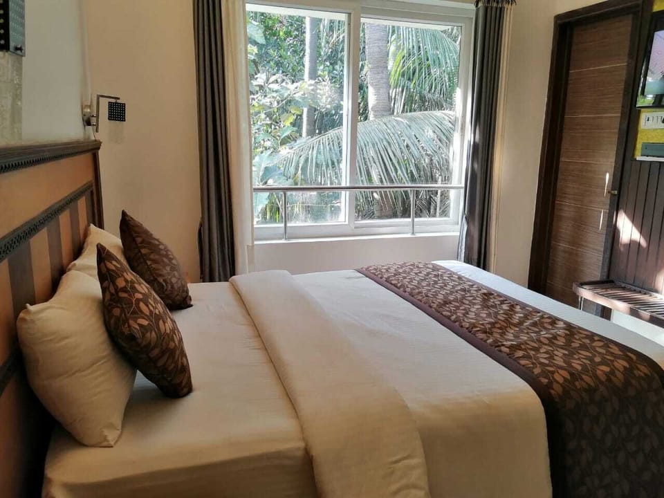 In-room safe, individually furnished, free WiFi, bed sheets