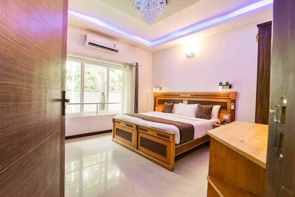 Family Suite | In-room safe, individually furnished, free WiFi, bed sheets