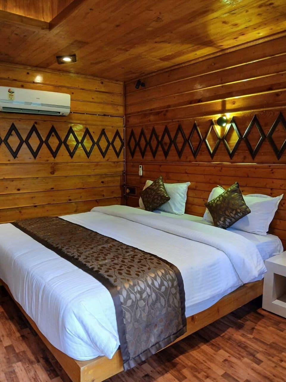 Honeymoon Tree House | In-room safe, individually furnished, free WiFi, bed sheets