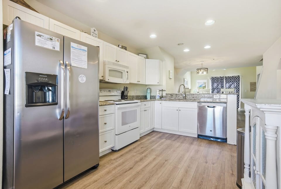 Second Level Full Kitchen